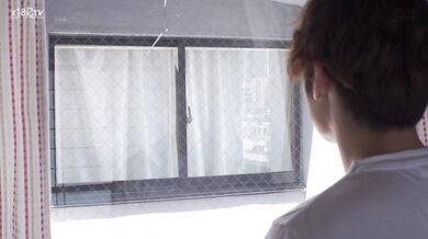 【中文字幕】住在对面的巨乳姐姐用前扣式奶罩诱惑我